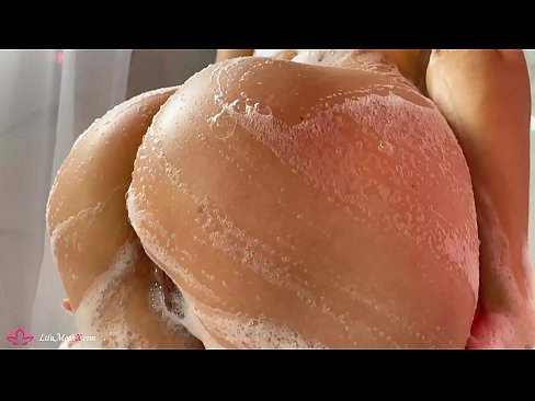 ❤️ Brunette شاور میں شدید orgasm کے لئے وائبریٹر کے ساتھ بلی میں مشت زنی کرتی ہے۔ ❤️❌ مقعد فحش ❌